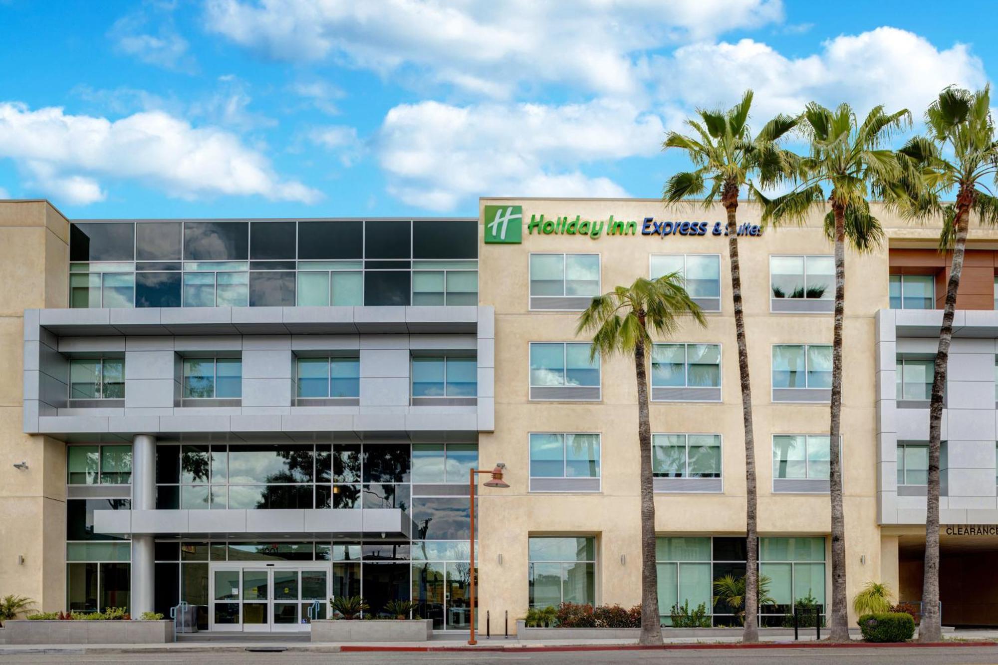 Holiday Inn Express & Suites - Glendale Downtown Exterior photo